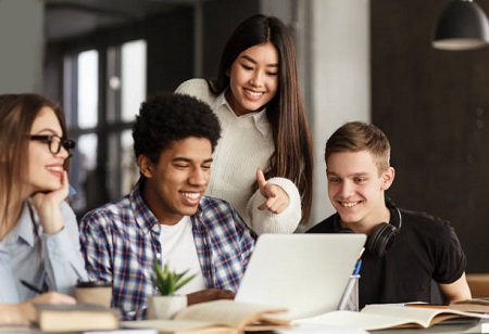 Alsocan App that Links University Achievements and Employment